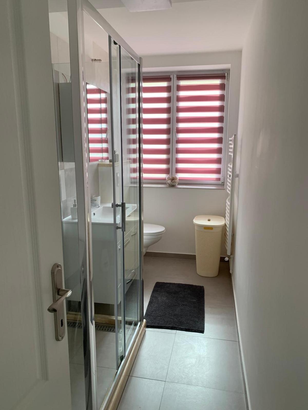 Rose Apartment Piatra Neamţ Eksteriør billede
